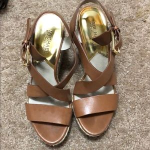 MK Tan wedges